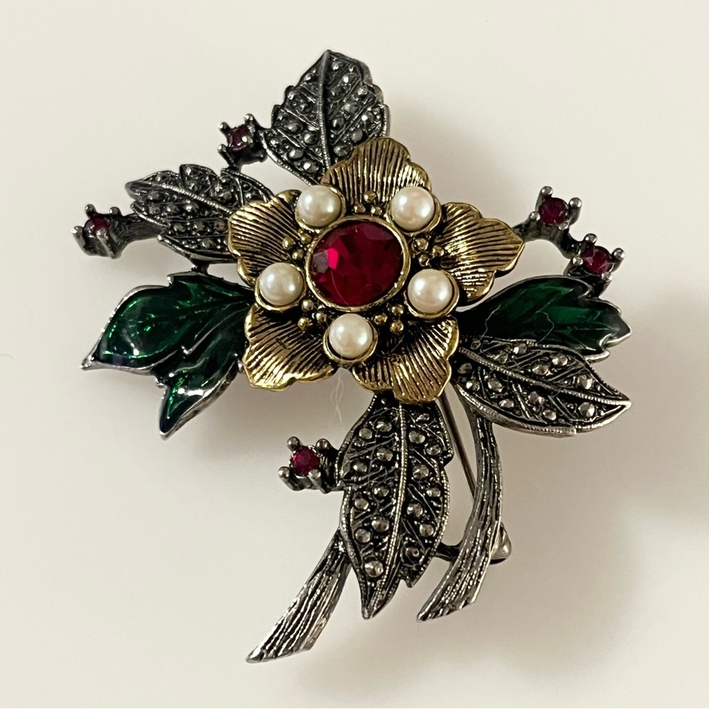 Vintage Avon Poinsettia with Rhinestone and Faux Pearl Accent Brooch Pin